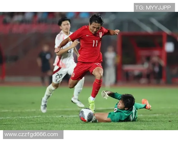 中国足球对抗日本队的精彩较量与赛场背后的故事分析