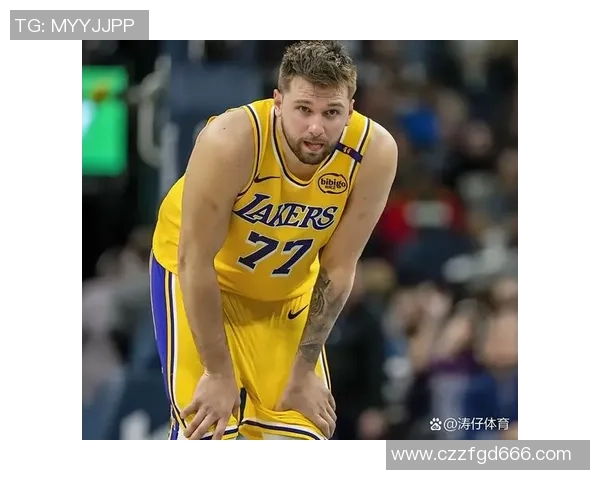 东契奇狂砍73分刷新现役得分纪录独行侠击败太阳终结其11连胜之路