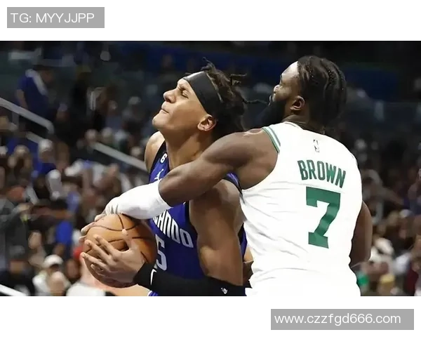 公牛与凯尔特人激战正酣双方争夺季后赛席位精彩纷呈