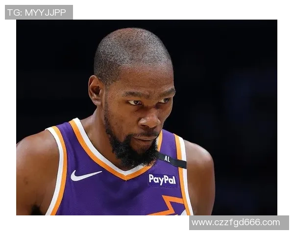 勇士与太阳常规赛激战回顾球星表现与战术分析全景呈现