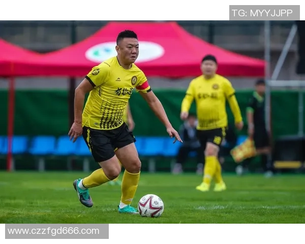 成都羽毛球队团队协作引发热议球员间配合与默契的争议探讨MBA